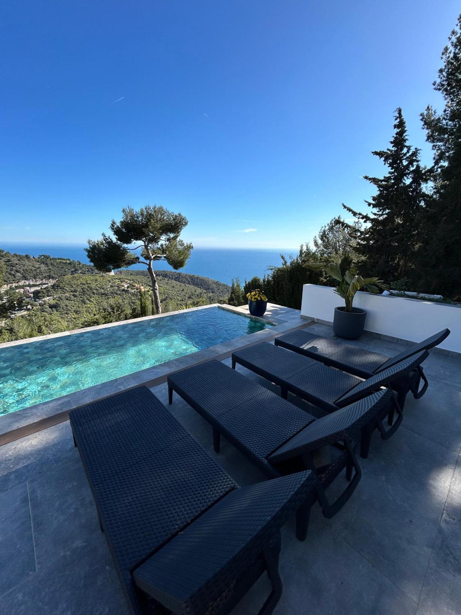 Eze - Appartement Dans Bas De Villa Avec Piscine Pres De Monaco Экстерьер фото
